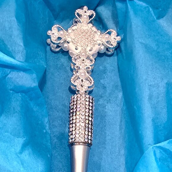 Pick-a-Pretty Posh Pen by PenGwensPosh - Ornate White Cross - Picture 2 of 6